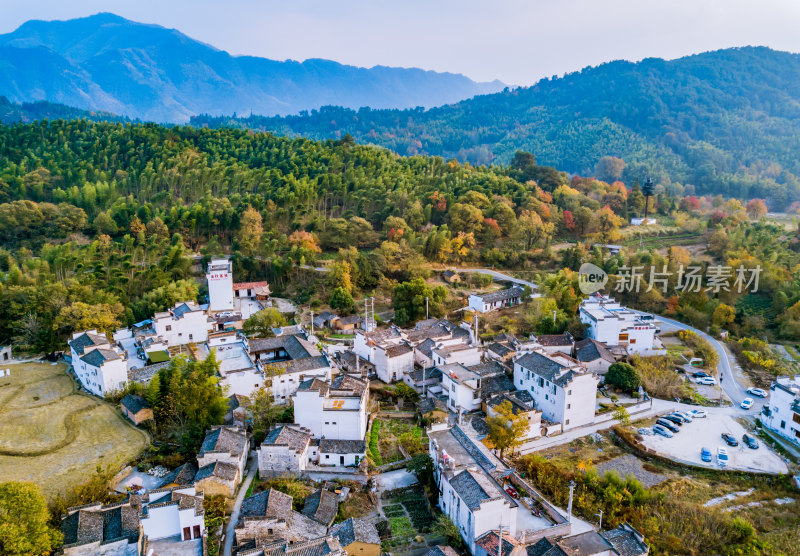 深秋安徽黄山市塔川秋色风光