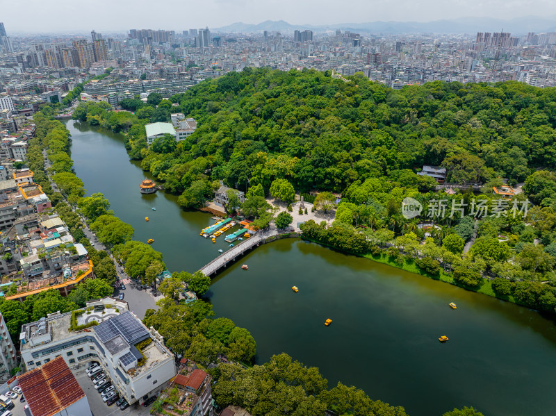 航拍夏季白天广东潮州葫芦山与城市全景风光