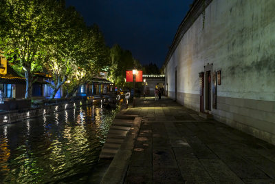 浙江湖州南浔古镇划船古街建筑夜景