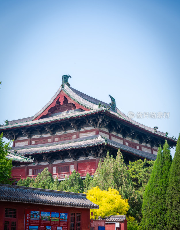 中式古建筑红墙绿瓦景观