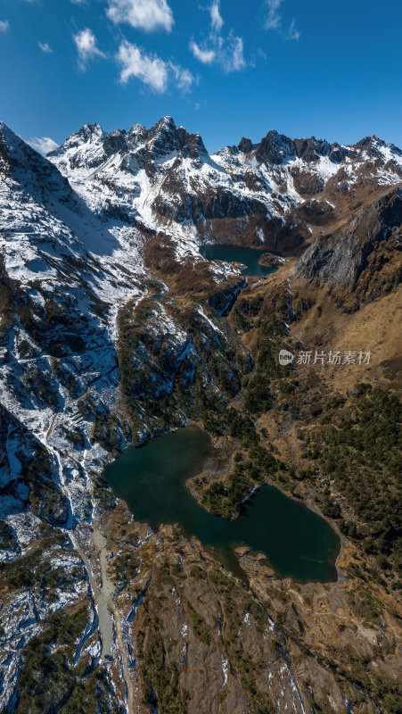 云南香格里拉南极洛雪山湖泊高空航拍