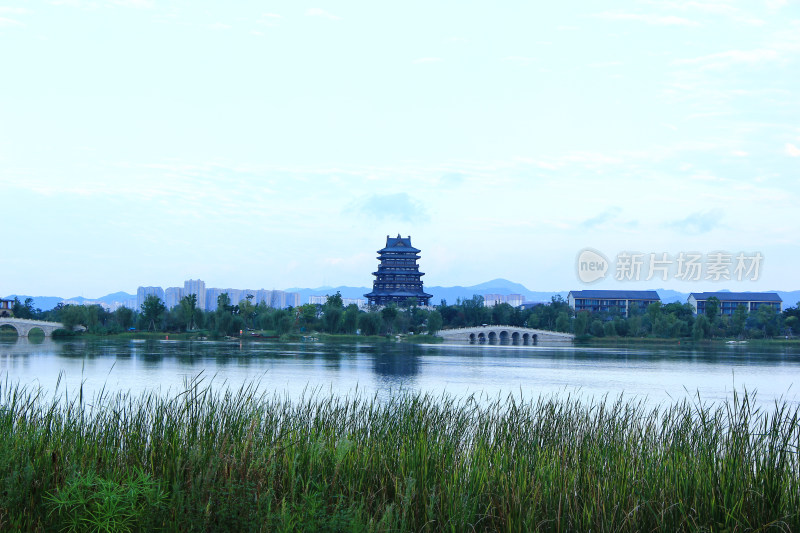 秋天的成都东安湖体育公园建筑风光