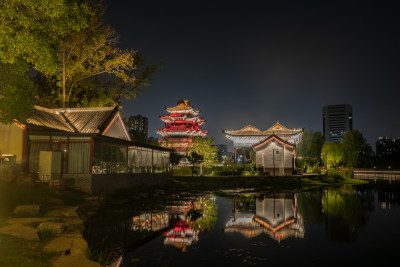 武汉古建筑紫阳湖公园夜景