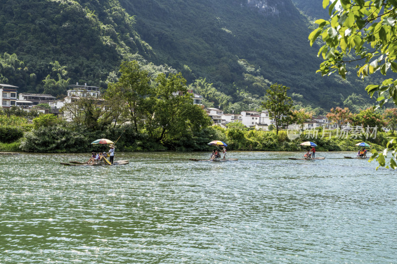 阳朔遇龙河竹筏漂流