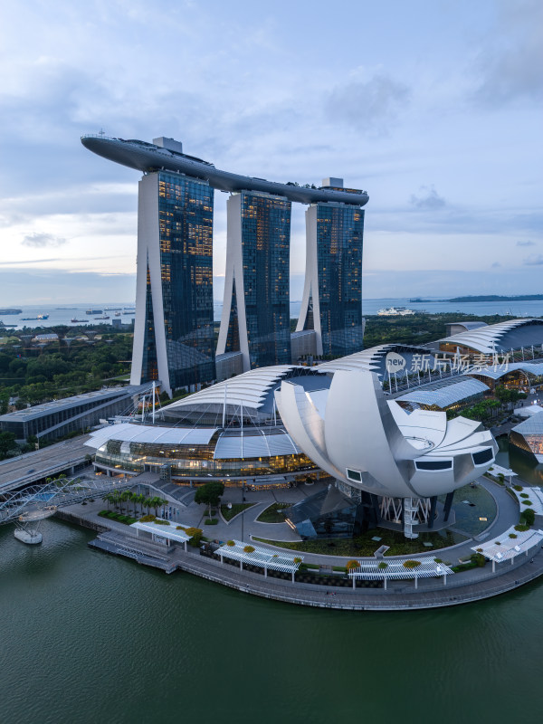 新加坡滨海湾金沙海滨奥林匹克蓝调夜景航拍