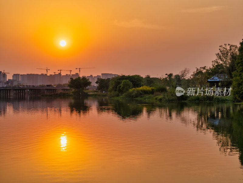 武汉东西湖区径河落日