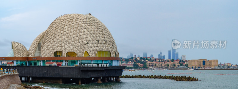 青岛前海海上皇宫和海天中心等建筑