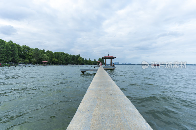 武汉东湖风景区听涛泳场景点