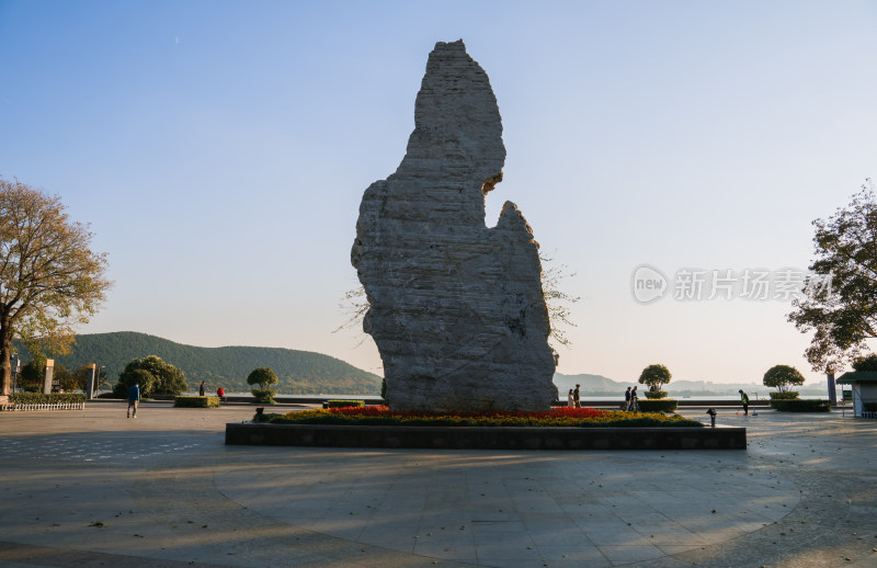 江苏徐州云龙湖风景区寿石广场寿石