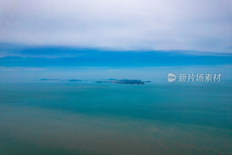 蓝色海洋自然风光大海岛屿航拍摄影图