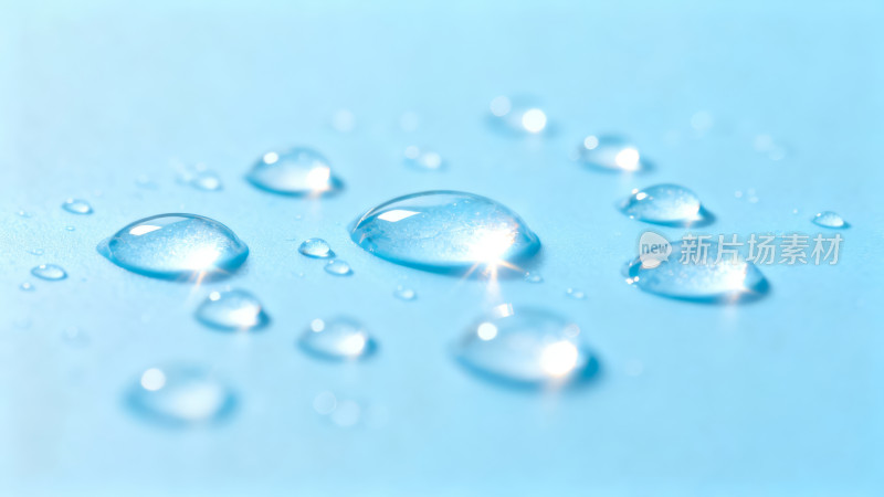 护肤品晶莹水珠清新纯净质感背景图