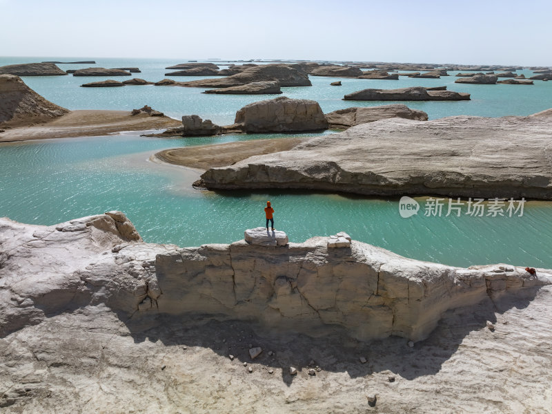 青海海西州乌素特水上雅丹奇异地貌高空航拍