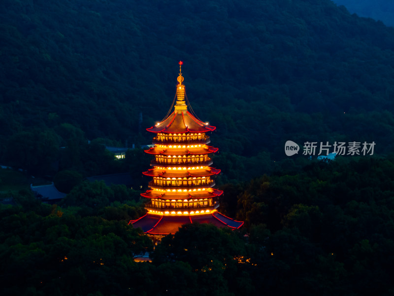 中国杭州西湖雷峰塔夜景