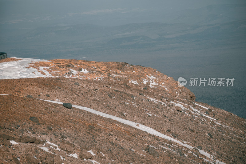 冬季长白山积雪山峰