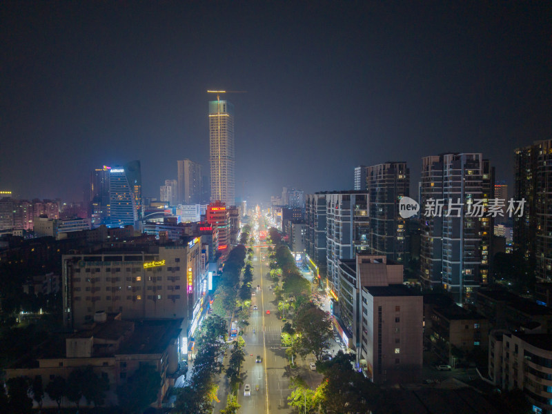 湖南岳阳商业广场巴陵中路夜景