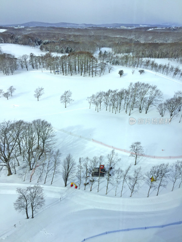 清晨雪场