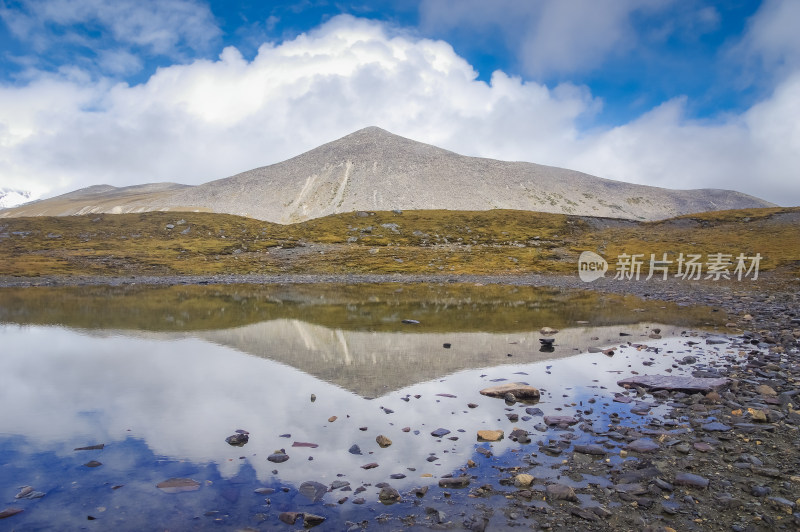 西藏山南山水自然风景