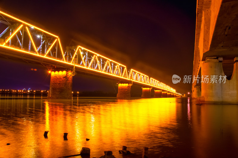 哈尔滨松花江铁桥城市夜景灯光