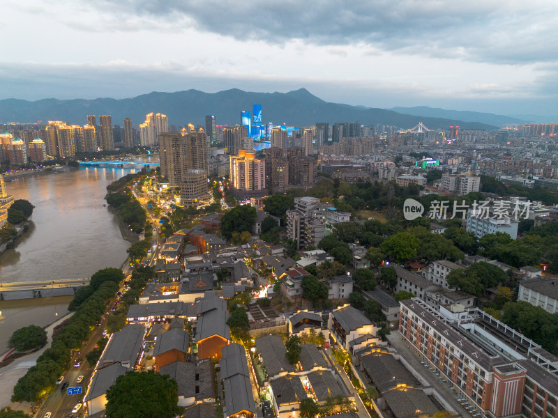 航拍福州烟台山繁华街道夜景