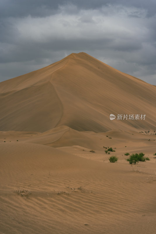 内蒙古巴丹吉林沙漠