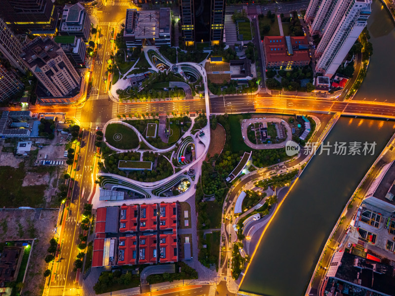 黎明时分俯瞰上海外滩街景