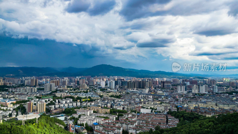 航拍城市夏季暴雨来临湖南怀化