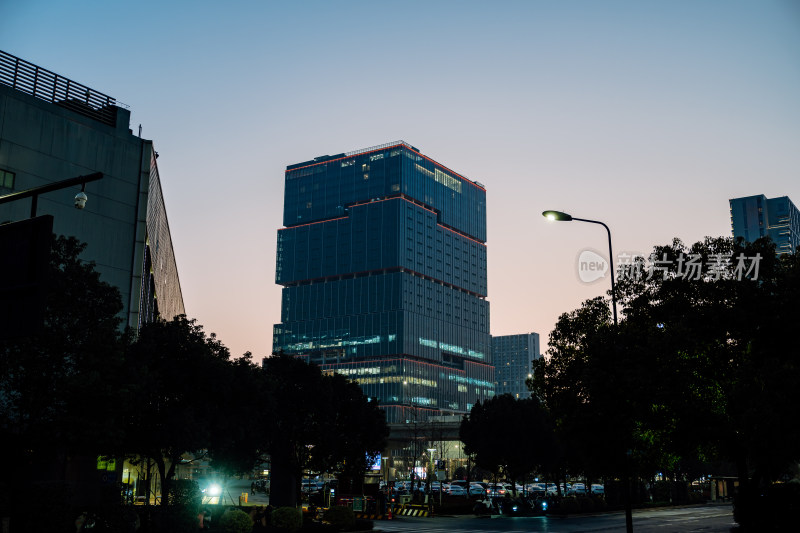 良渚万科光之塔夜景