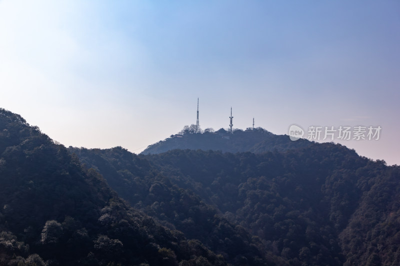 杭州北高峰远眺连绵山脉全景