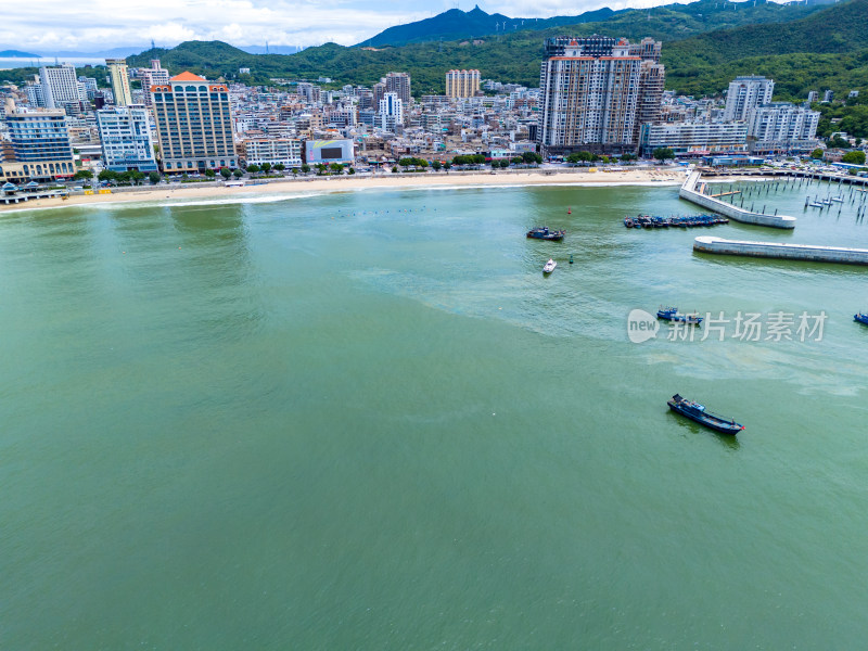 南澳岛居民区海上休闲度假村航拍图