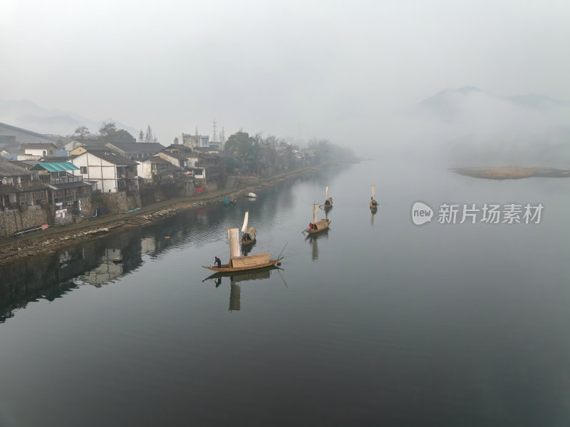 浙江丽水古堰画乡画廊孤帆丽影晨雾航拍