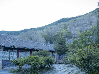 山西五台山普化寺禅院早上风景