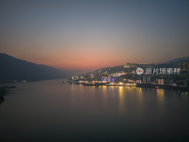 重庆市巫山县城市夜景航拍