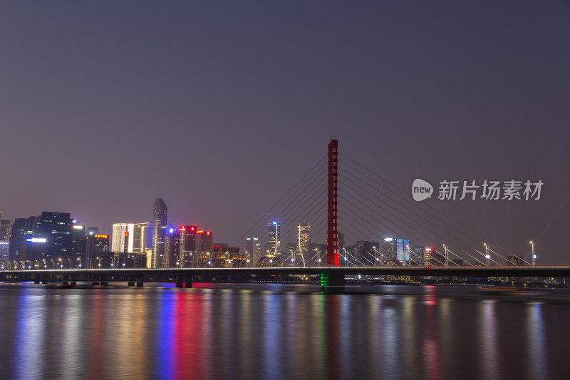 杭州钱塘江畔夜景的延时摄影素材