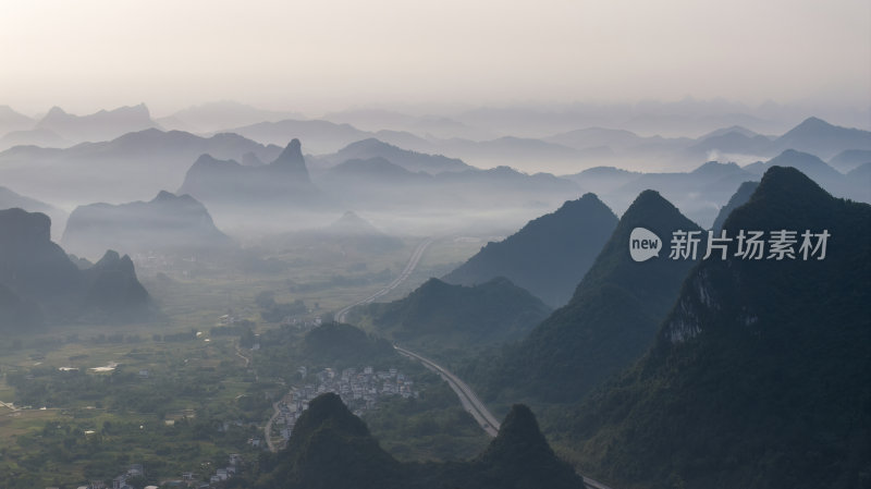 广西桂林山水水墨中国风