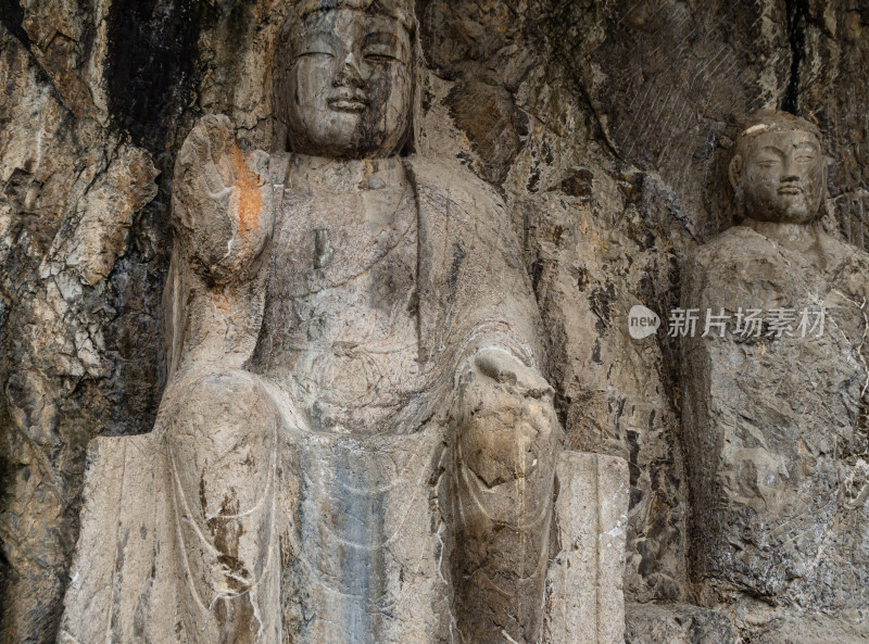 河南洛阳龙门石窟的摩崖三佛龛的主佛弥勒佛