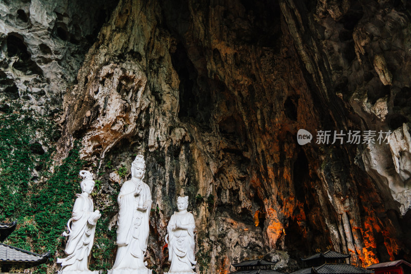 安顺龙宫风景区观音洞