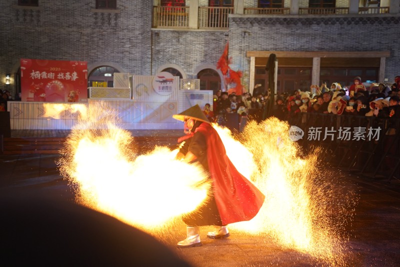 威海市环翠区栖霞街蛇年春节火壶表演