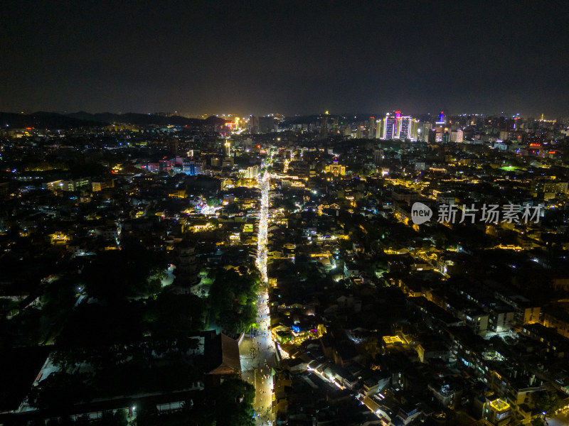 福建泉州古城古西街夜景航拍图