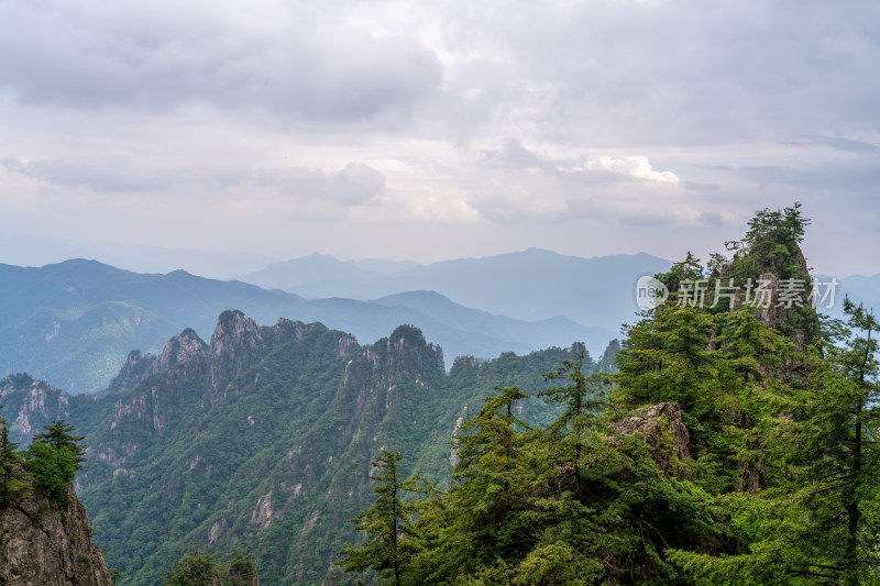 河南洛阳栾川老君山大山山脉特写