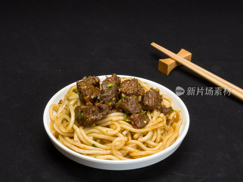 衡阳特色早餐牛肉锅烧卤粉