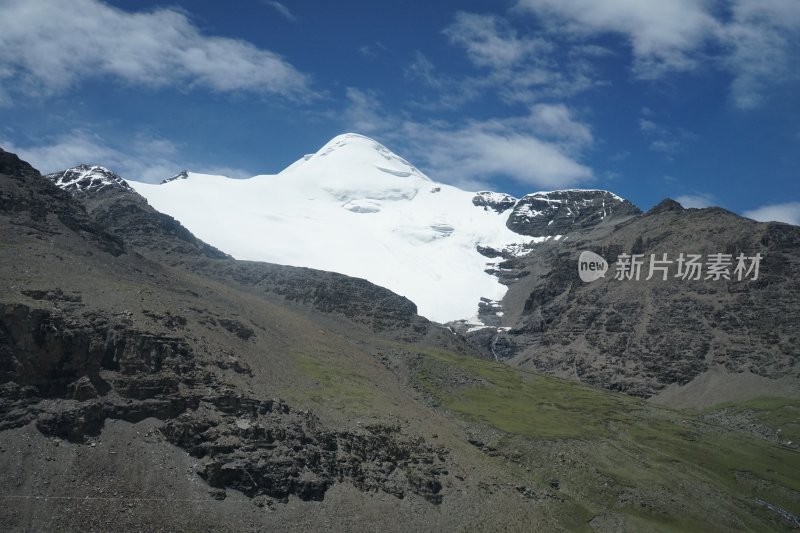 雪山自然风光全景