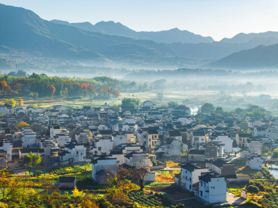 安徽徽州黄山黟县皖南徽派建筑秋色卢村村落