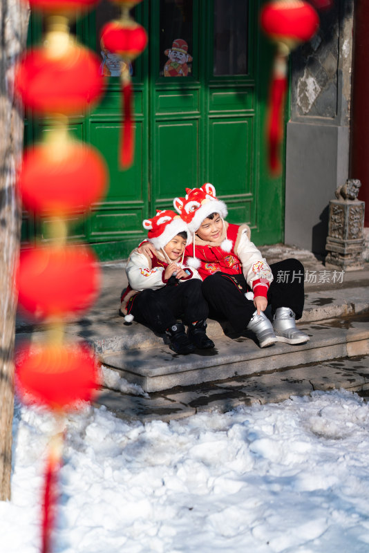 中国传统新年春节儿童红色可爱喜庆服装