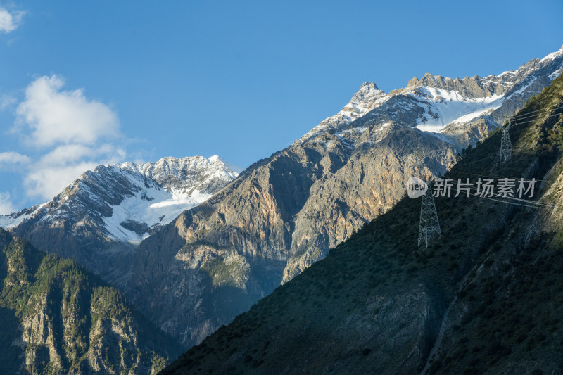 318川藏线川西甘孜高海拔雪山自然风光