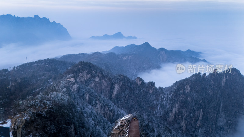 太行山余脉白云山冬季雪景冰挂雾凇实拍