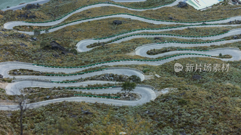 丽江虎跳峡高路徒步