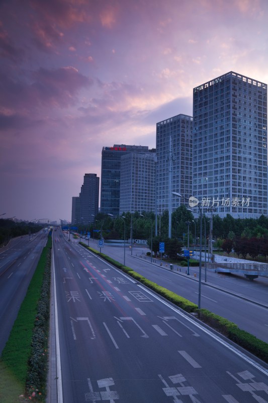 CBD道路夜景