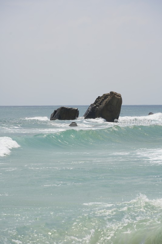 海南三亚万宁日月湾海浪