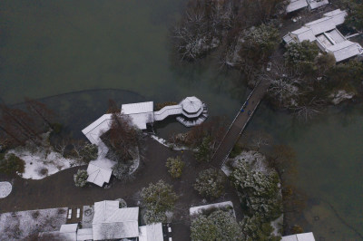 杭州冬季下雪西湖茅家埠雪景航拍