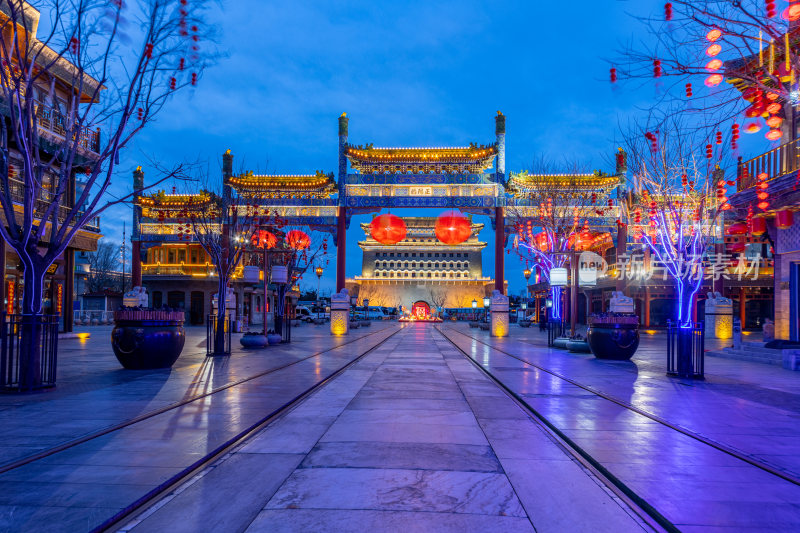 北京前门大街牌坊正阳门箭楼夜景